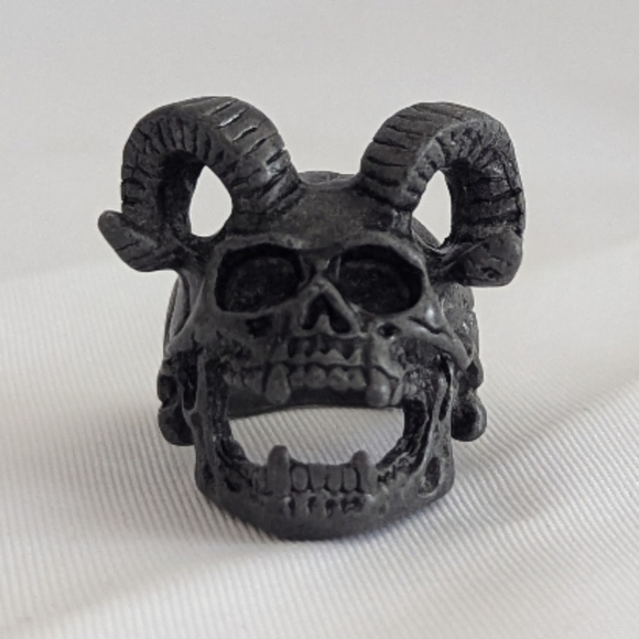 3 for $20 Gothic Skull Ring with Horns women's size 8 - Picture 1 of 4